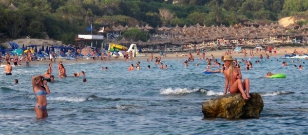 Sexy razglednica sa Cipra