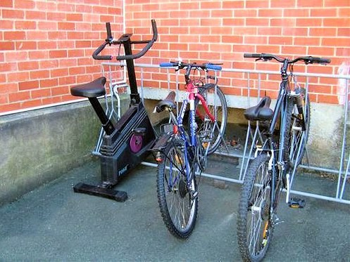 Svatko svog konja za trku ima