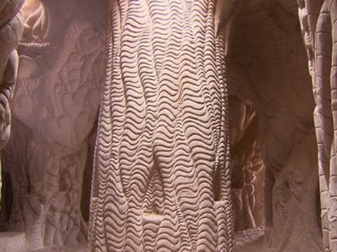 PRIJE 25 GODINA IZOLIRAO SE OD SVIJETA: "Spiljski čovjek" izradio ljepotu kakvu niste ni sanjali!