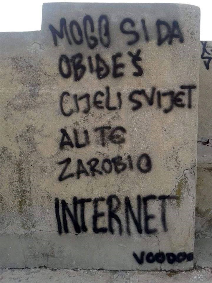 Genijalni natpis u Zadru: "Mogo si da obiđeš cijeli svijet..."