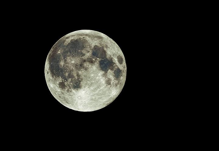 Sinoć nam je kroz prozore svijetlio "supermoon"