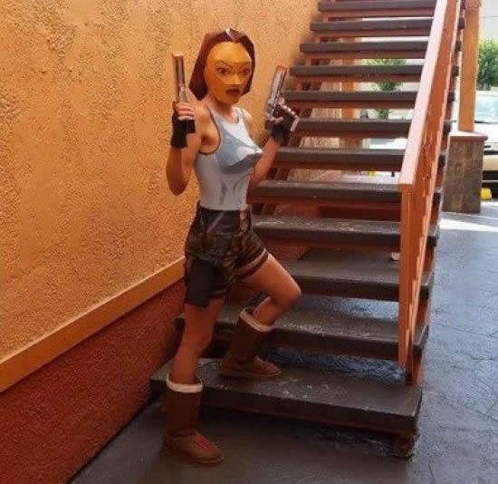 Najseksi Lara Croft cosplay!