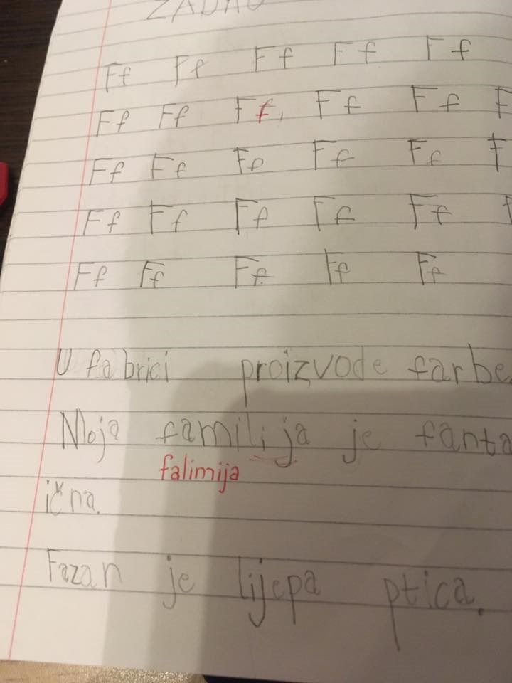 Dijete je učilo slovo F, a učiteljica je napravila neshvatljivu pogrešku
