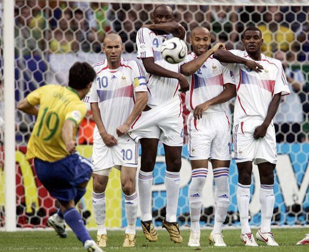 Zidane, zašto pipaš suigrače, čovječe!?