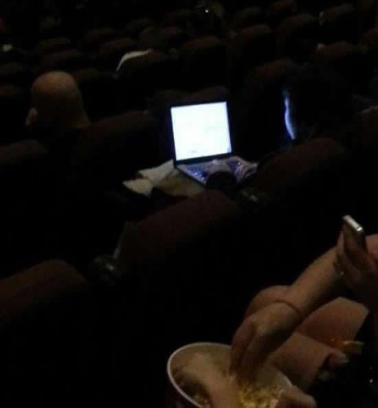 S laptopom u kino: Nova razina ljudske gluposti
