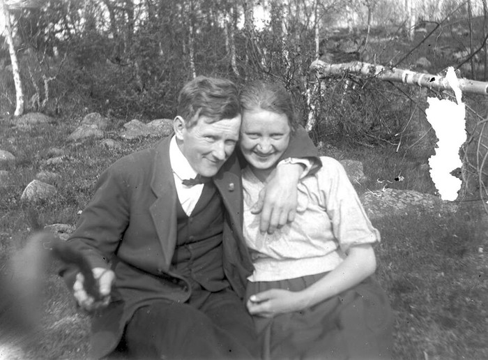 Prvi romantični selfie i prvi selfie štap. Godina? 1934.
