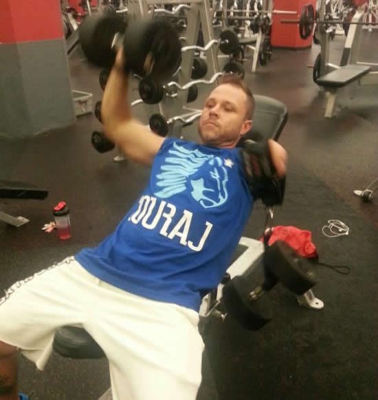 Kad ostaneš bez ruke, ali ne bez volje!