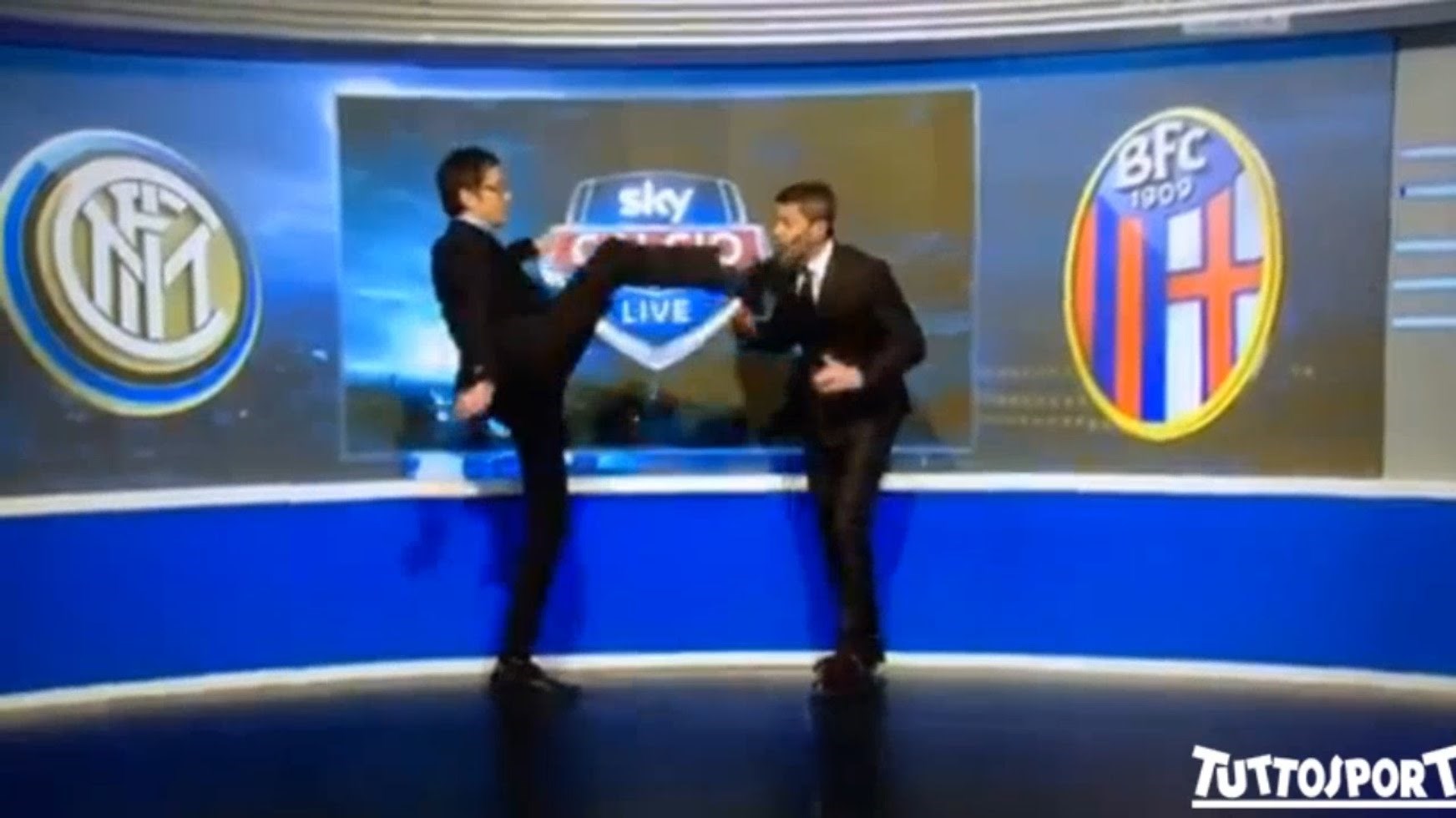 VIDEO: Legendarni nogometaš dobio po zubima!