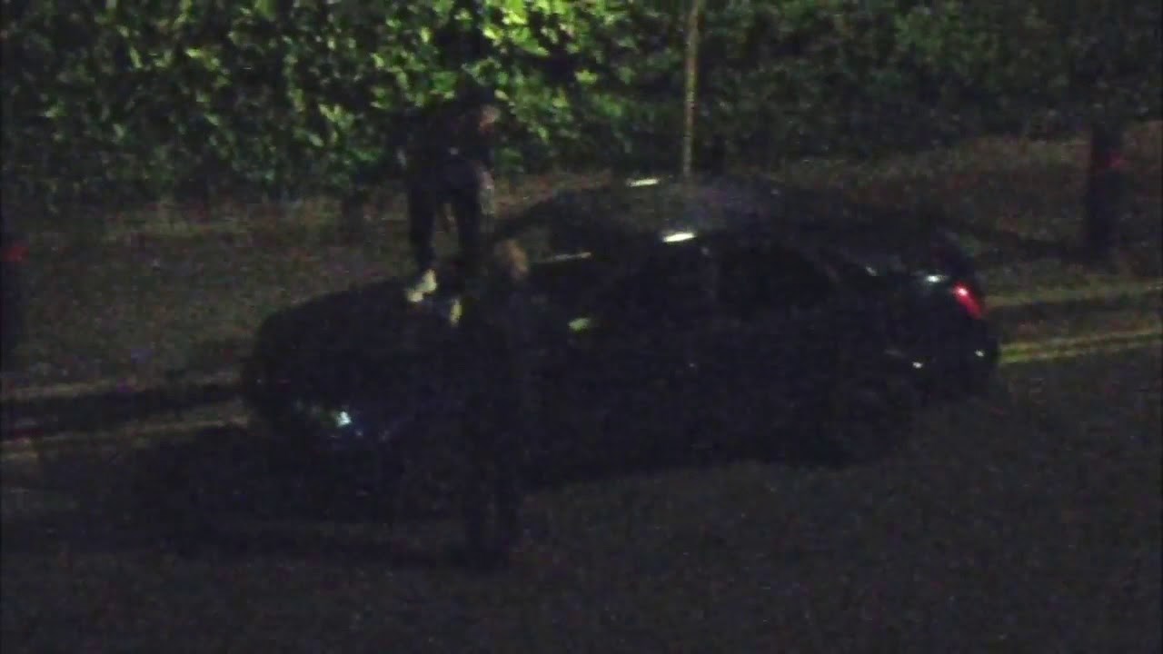 SUSJED SNIMIO SVE Nakon što je saznala da ju je varao, djevojka mu je pred njegovim očima razbila auto!