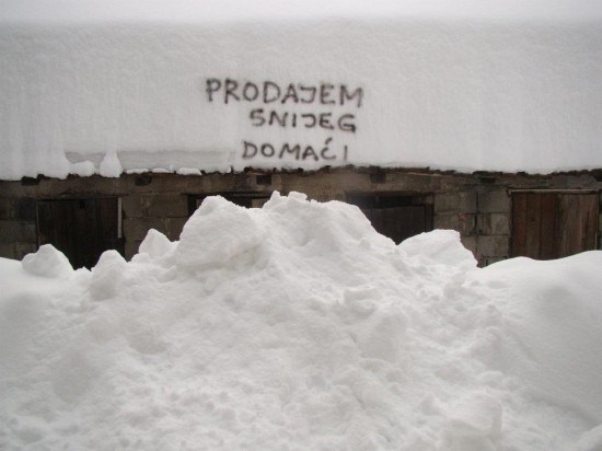 Tko želi kupiti, dobije i lopatu gratis!