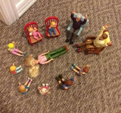 Današnja djeca se igraju stvaranja zombija