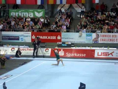 Video: Bakica gimnastičarka u 86. u boljoj kondiciji od djevojaka!