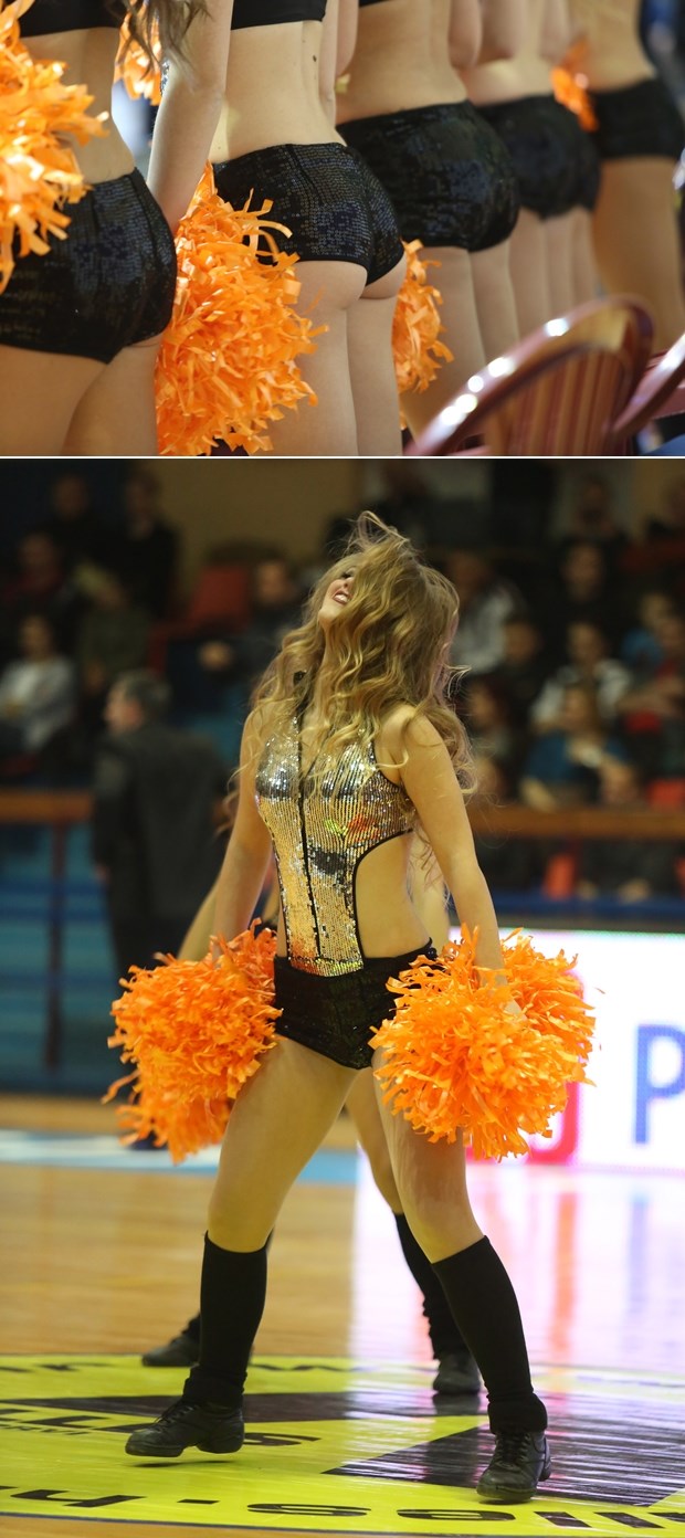 Sexy navijačice ponovno zavode