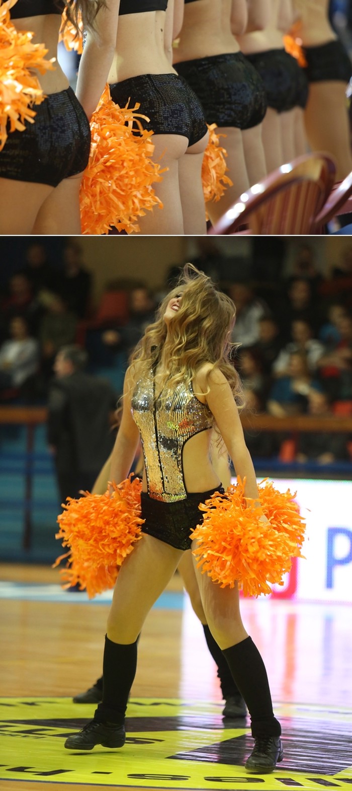 Sexy navijačice ponovno zavode