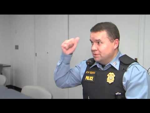 Djevojka policajcima ostavila salvetu s porukom, dečki pročitali i rasplakali se