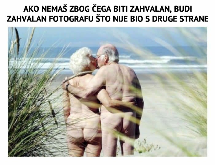 Starčeki golaći slatki par, unatoč golim guzama