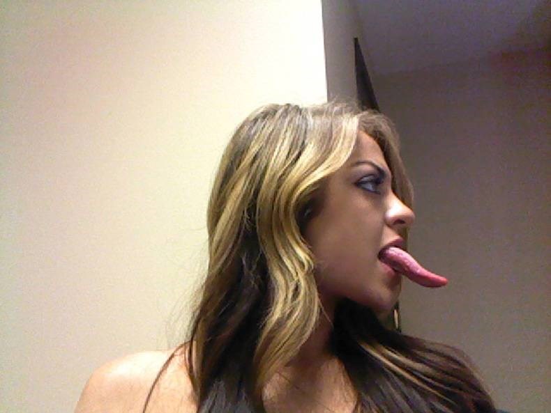 E ovo je ženska s jezičinom: Seksi ili bljak?