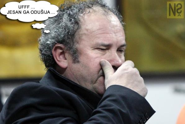 Kerumu i samom jasno da u njegovoj priči nešto smrdi