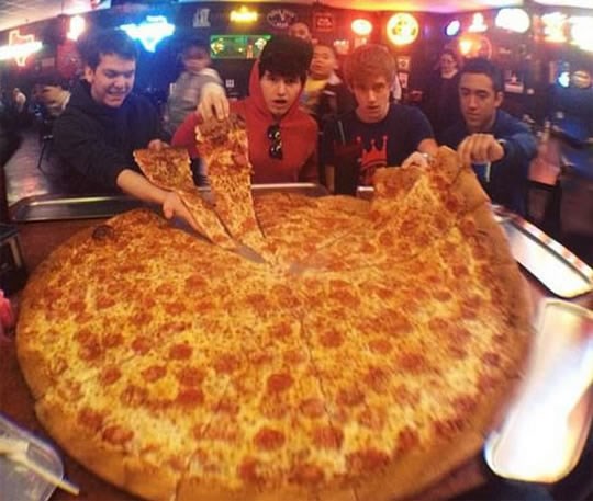 Kad kažeš "jumbo" pizza, misliš na ovo!