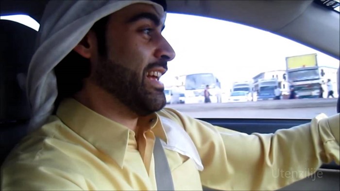 VIDEO Bogati šeik zaljubljen u Bosnu, u autu pjeva hitove Halida Bešlića!