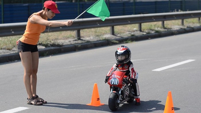 Ovaj četverogodišnjak ima nevjerojatan talent, on vozi motor poput profesionalca