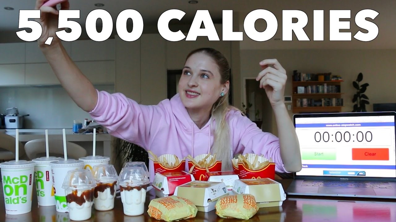 Nećete vjerovati koliko je ova djevojka hrane pojela u 14 minuta