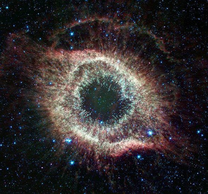 Helix Nebula - svemirsko oko te gleda