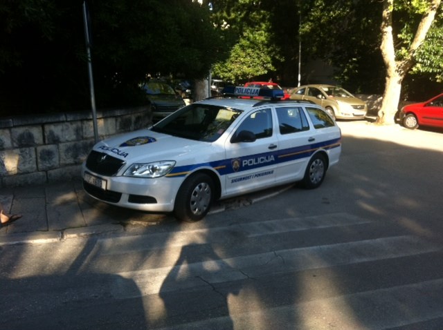 Ovako parkira splitska policija