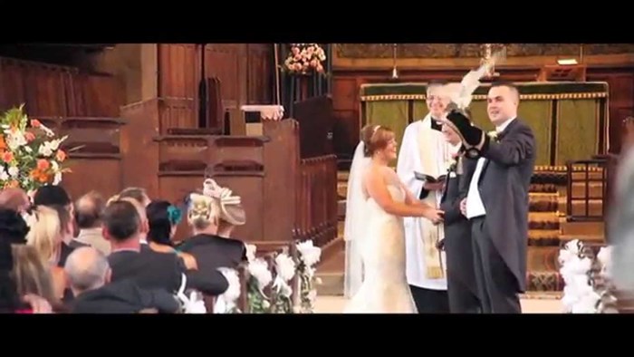 VIDEO: Ovo nije obično vjenčanje. Prstenje im je donijela sova.