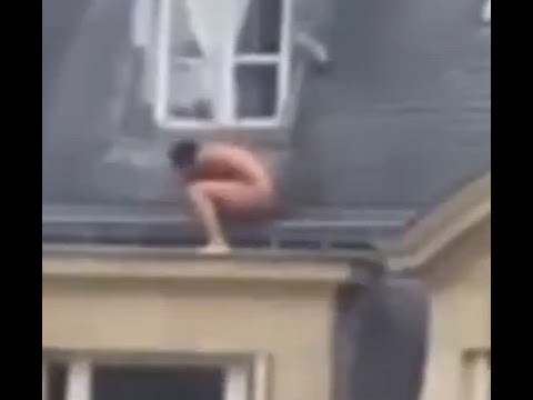 VIDEO Ljubavnik se morao potpuno gol skrivati na krovu nakon što je muž iznenada stigao kući!