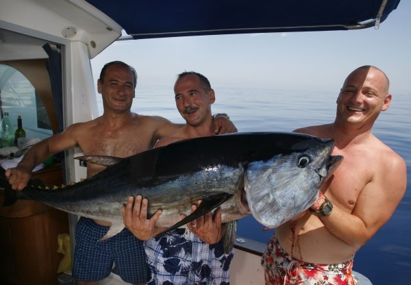 Oni su uhvatili stvarno veeeliku ribu