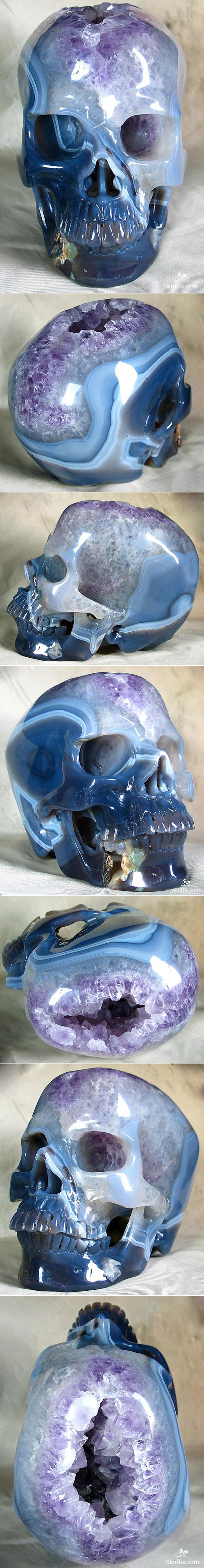 Fantastična kristalna lubanja izrezana iz jednog komada