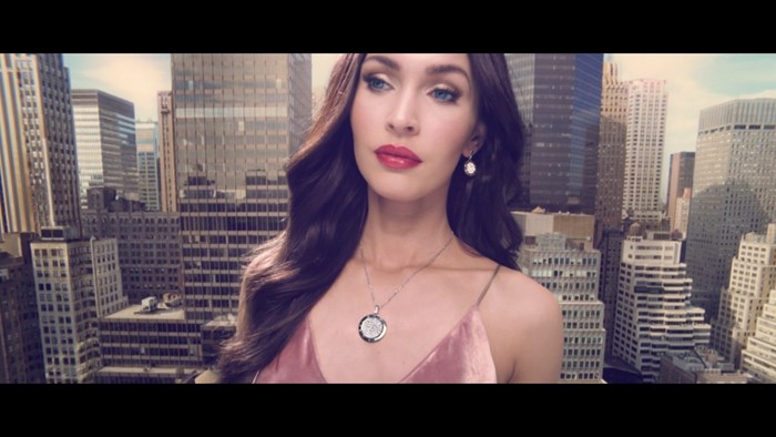 Megan Fox snimila je seksi reklamu za Lotus satove, a komentari na reklamu nisu baš najbolji