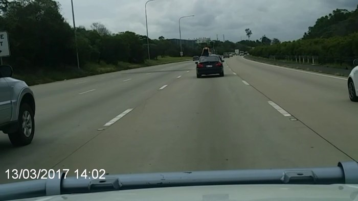 VIDEO Nije joj smetalo što je na autocesti, ova žena zna kako uživati u vožnji!