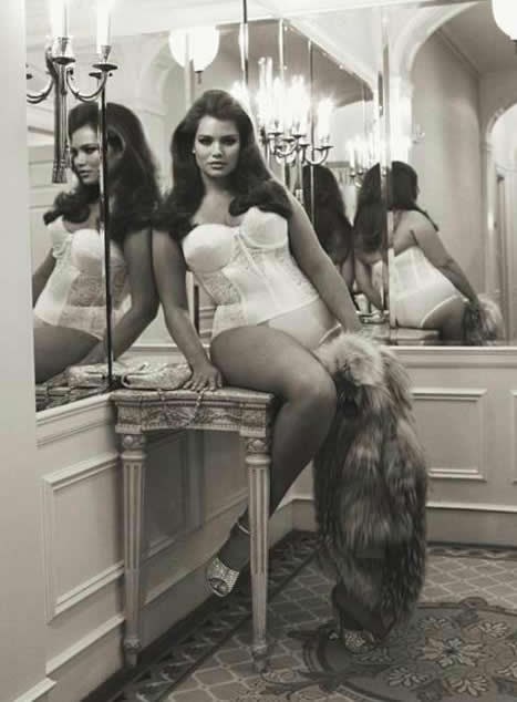 Seksi komad: Izbacila obline, a ti dođi ako imaš hrabrosti