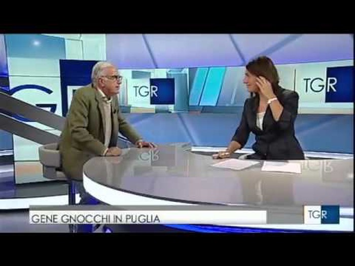 VIDEO: Bacio se na voditeljicu, gurnuo joj jezik i obljubio je pred kamerama!