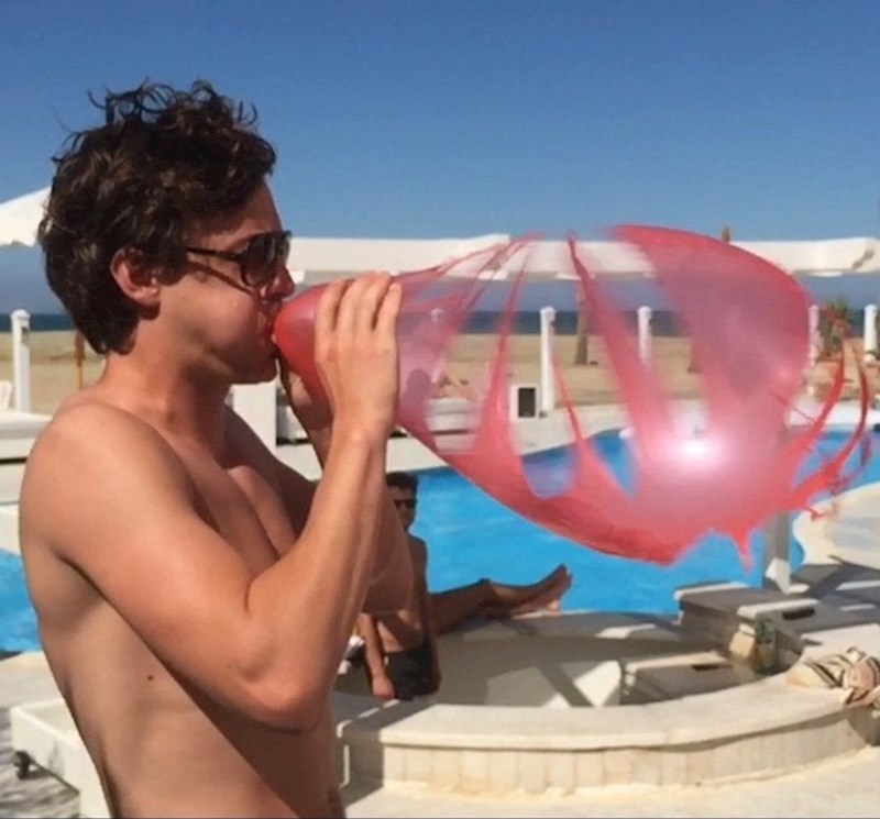 Tenutak u kojem je balon pukao