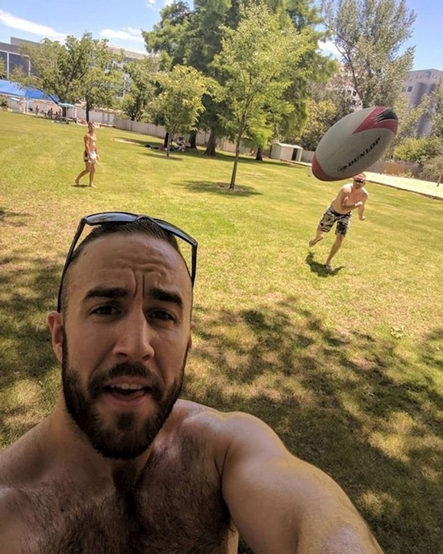 Barem ima dobar selfie, trenutak prije potresa mozga