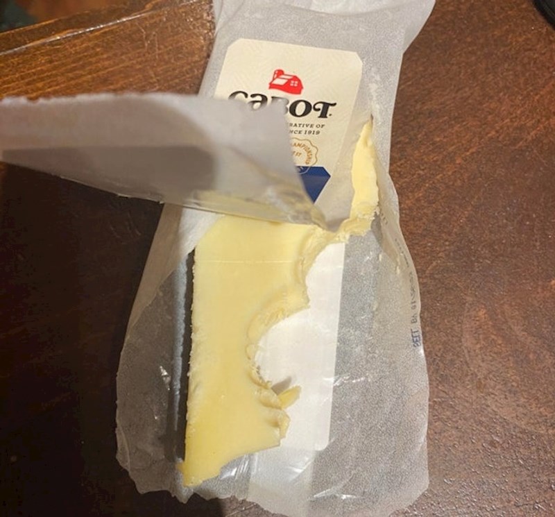 Kupila sam sir u trgovini, a kad sam ga otvorila...