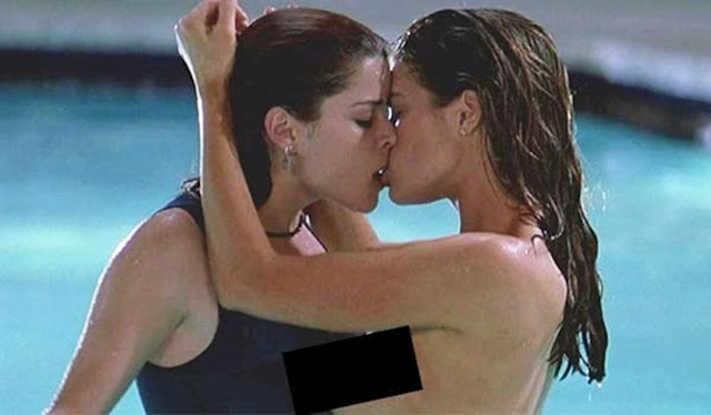 Wild Things: Neve Campbell i Denise Richards