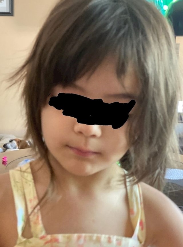 Nećakinja je pronašla škare