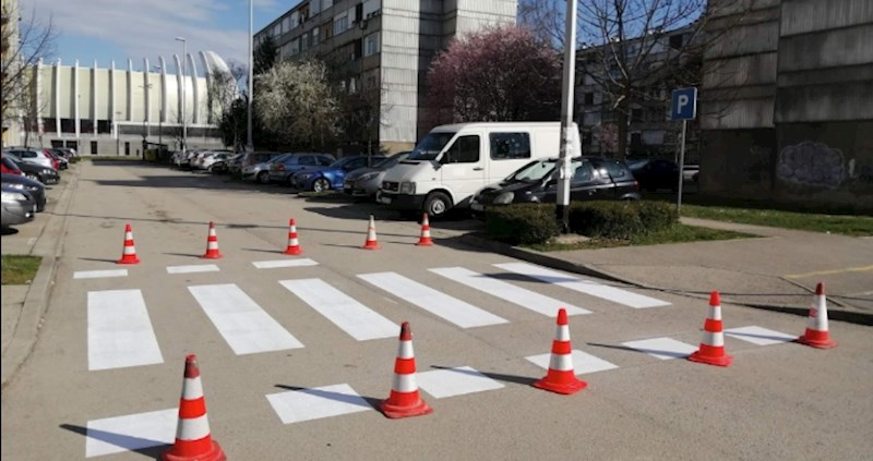 Ekipa na Facebooku brutalno je ljuta zbog ove fotke pješačkog u Zagrebu, vidite zašto?