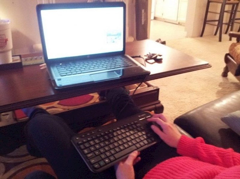 Tipkovnica mu je predaleko