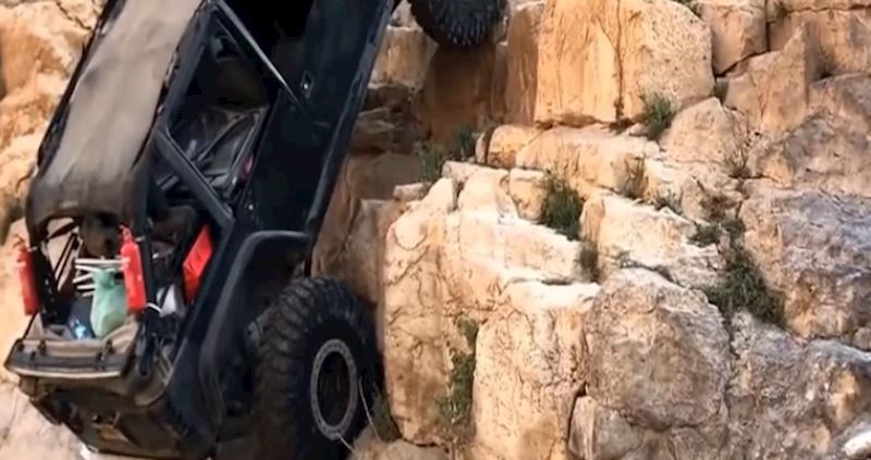 Ovaj tip je jedan od najboljih vozača na svijetu, nećete vjerovati što sve izvodi s džipom