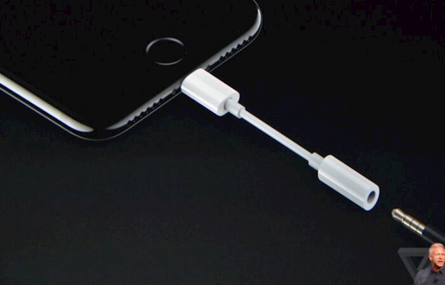 Adapter za slušanje glazbe na iPhoneu
