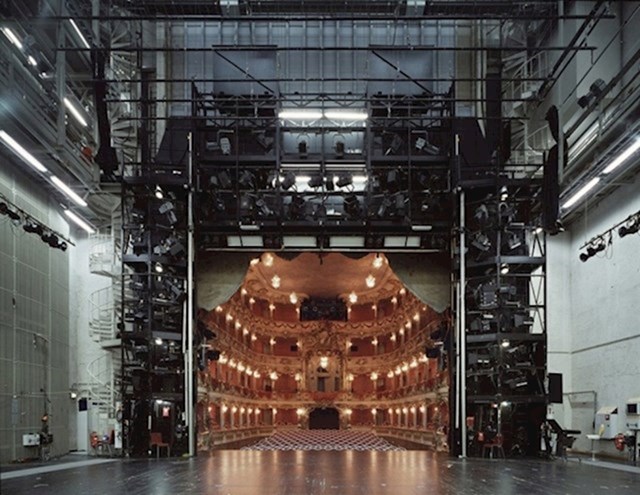 Ovako izgleda kazalište iz perspektive kazališnih glumaca i glazbenih izvođača.