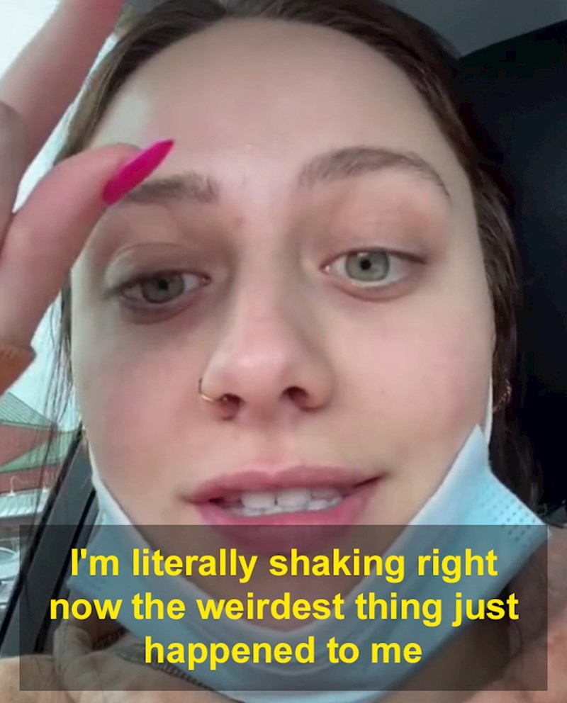 Haley je izašla iz trgovine i snimala video dok su joj se još ruke tresle