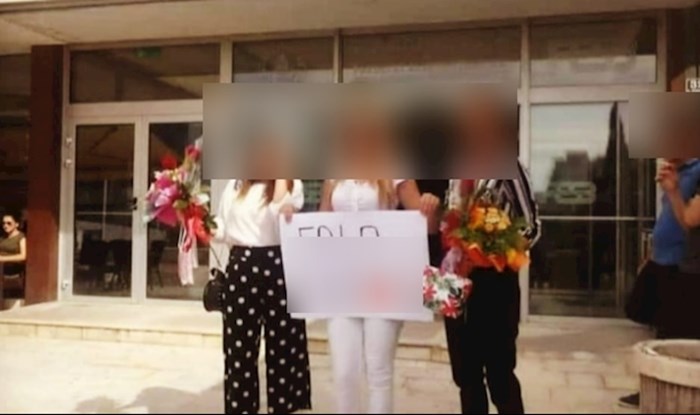 Dalmatinska čestitka: Cura je upravo diplomirala, morate vidjeti koji NSFW natpis su joj pripremili