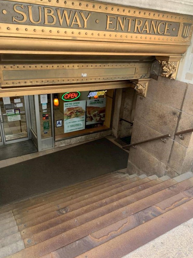 Napušteni ulazak u podzemnu (Subway) postao je restoran Subway