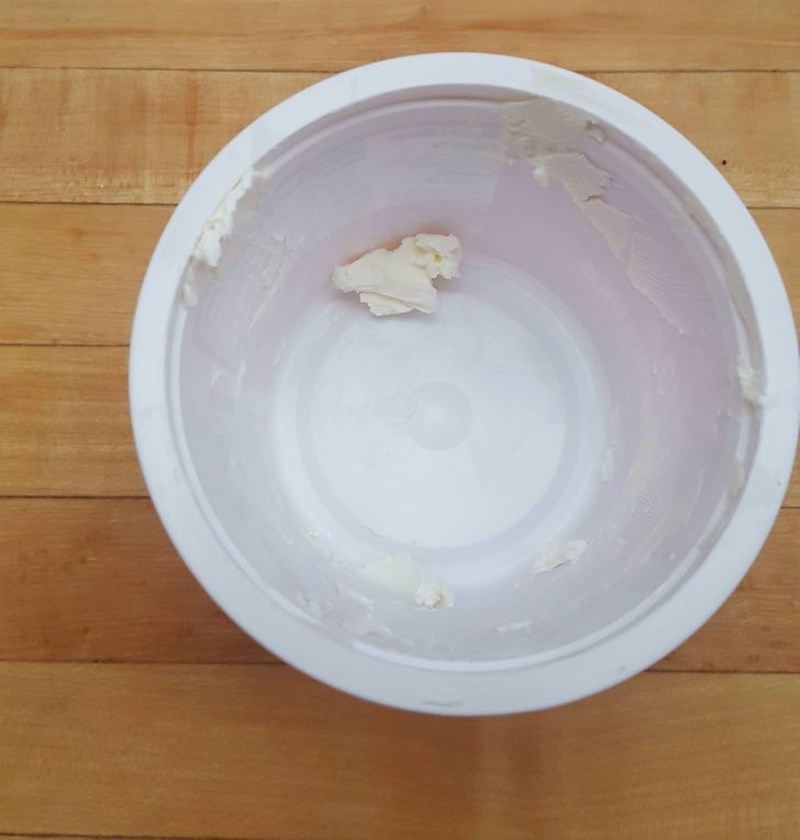 Kaže da mi je ostavio kremastog sira u frižideru